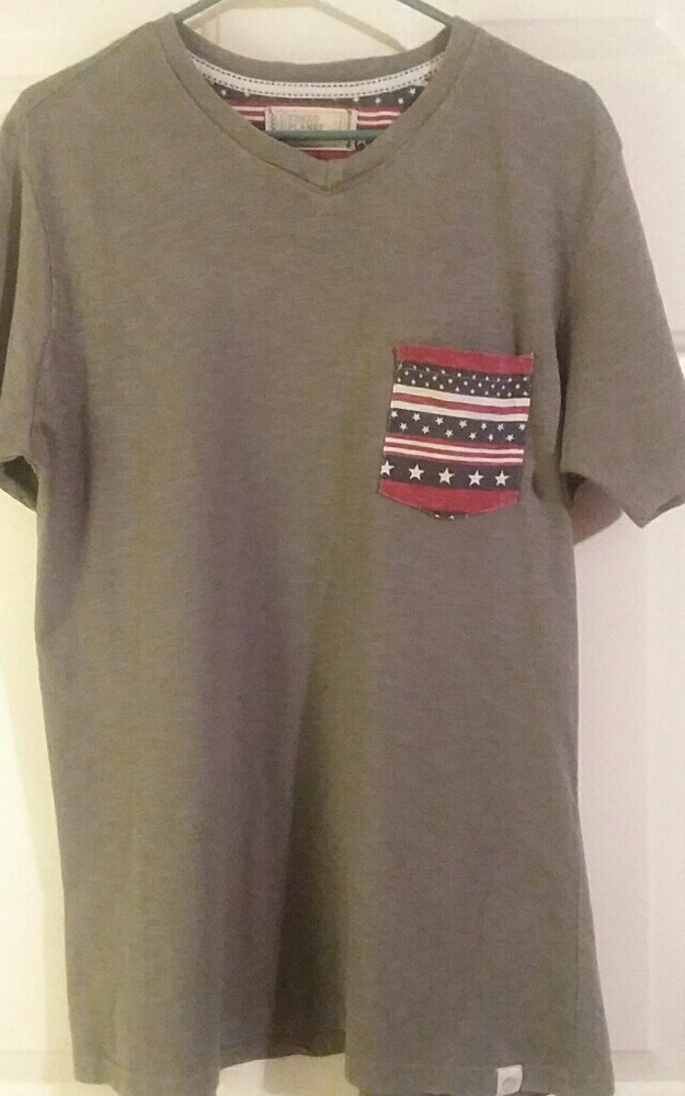 Men's Free Planet Shirt size Medium